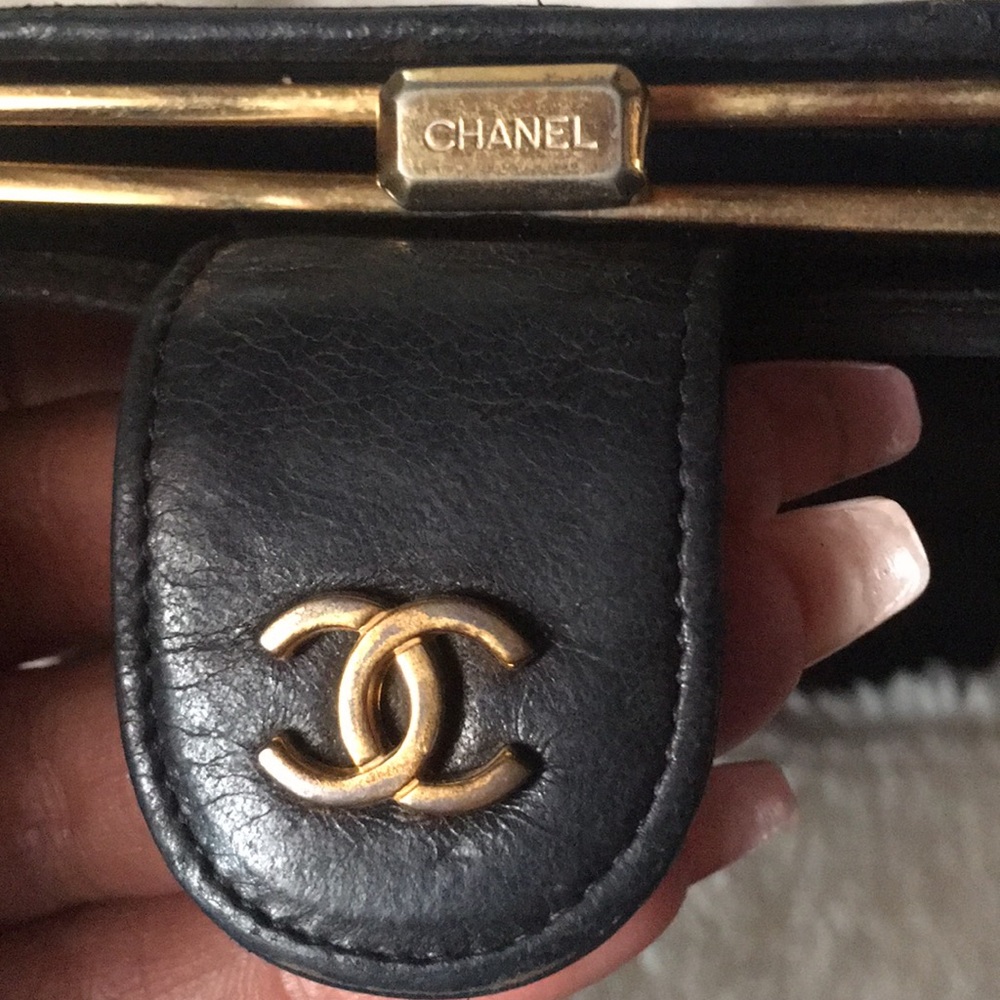 ❌❌Sold on Tradesy❌❌Vintage Chanel Lambskin Wallet - Picture 2 of 8